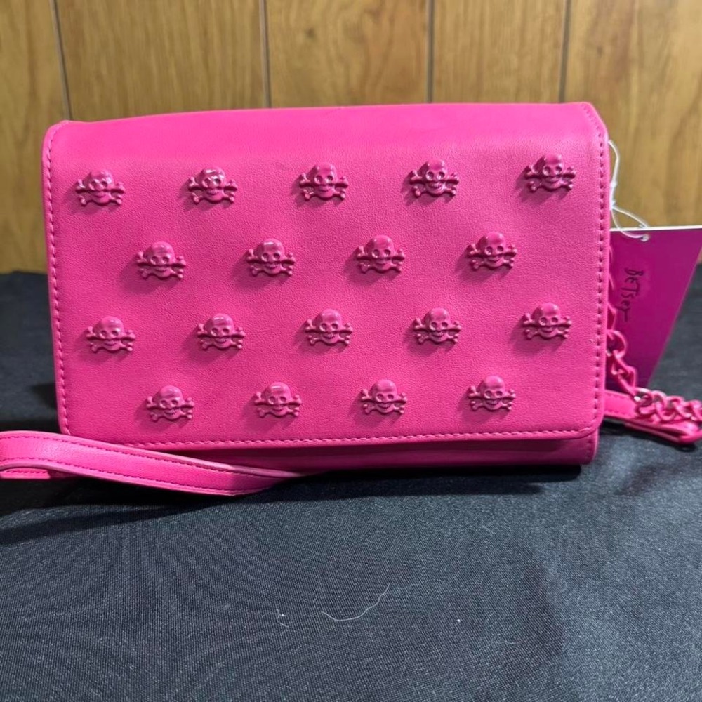 Betsey Johnson‎ Pink skull and crossbones crossbody bag with chain strap NWT